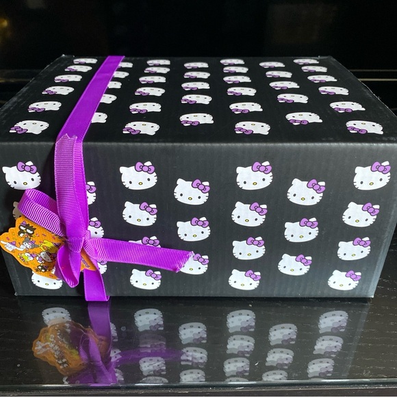 NIB 2024 Hello Kitty Halloween Mug And Figurine Set, Made By Blue Sky Clayworks - Picture 4 of 8